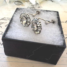 Cargar imagen en el visor de la galería, Antique Sterling Silver Paste Diamond Cluster Daisy Earrings. Edwardian/Art Deco Screw Back Stud Earrings. Antique Paste Gemstone Jewellery