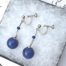 画像をギャラリービューアに読み込む, Antique Art Deco Natural Lapis Lazuli Screw-Back Drop Earrings. Vintage 1930's Sterling Silver Carved Genuine Blue Lapis Orb/Ball Earrings.