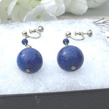 画像をギャラリービューアに読み込む, Antique Art Deco Natural Lapis Lazuli Screw-Back Drop Earrings. Vintage 1930's Sterling Silver Carved Genuine Blue Lapis Orb/Ball Earrings.