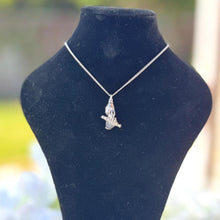 Cargar imagen en el visor de la galería, Vintage Sterling Silver Fede Clasped Hand Pendant Necklace. Unique Betrothal Pendant & Long Curb Chain. Sterling Silver Love Token Necklace