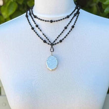 Charger l'image dans la galerie, Antique Victorian French Jet 58" Long Guard Chain Necklace. Black Glass Mourning Chain Sautoir Necklace With Dog-Clip. Antique Muff Chain