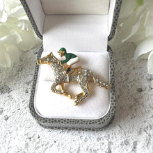 画像をギャラリービューアに読み込む, Vintage Race Horse and Jockey 18ct Gold Plated Austrian Crystal & Enamel Brooch/Lapel Pin. British 1980's Cabouchon Brand Costume Jewellery