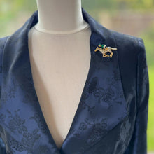 画像をギャラリービューアに読み込む, Vintage Race Horse and Jockey 18ct Gold Plated Austrian Crystal & Enamel Brooch/Lapel Pin. British 1980's Cabouchon Brand Costume Jewellery