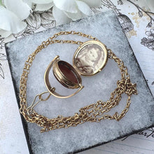Charger l'image dans la galerie, Scottish 9ct Gold & Bloodstone Victorian Locket Fob