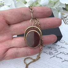 Charger l'image dans la galerie, Scottish 9ct Gold & Bloodstone Victorian Locket Fob