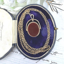 Charger l'image dans la galerie, Scottish 9ct Gold & Bloodstone Victorian Locket Fob