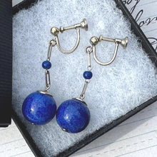 画像をギャラリービューアに読み込む, Antique Art Deco Natural Lapis Lazuli Screw-Back Drop Earrings. Vintage 1930's Sterling Silver Carved Genuine Blue Lapis Orb/Ball Earrings.