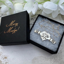 Carica l'immagine nel visualizzatore di Gallery, Victorian Sterling Silver Heart & Shamrock Sweetheart Necklace, Dated 1900. High Quality Antique Upcycled Sustainable Jewellery