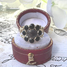 Lade das Bild in den Galerie-Viewer, Antique Georgian 18ct Gold Locket Mourning Ring