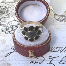 Lade das Bild in den Galerie-Viewer, Antique Georgian 18ct Gold Locket Mourning Ring