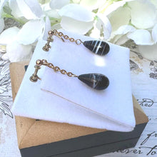 画像をギャラリービューアに読み込む, Antique Victorian Scottish Banded Agate Rolled Gold Screw-Back Earrings. Bulls-Eye Agate Long Drop Earrings. Antique Screw Back Earrings