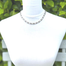 Carica l'immagine nel visualizzatore di Gallery, Vintage Italian Sterling Silver Hug & Kisses Articulated Link Necklace. Tank Track/Book Chain Style Necklace. 17"/43cm Layering Necklace