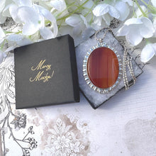 Cargar imagen en el visor de la galería, Huge Antique Victorian Scottish Banded Agate Silver Pendant Necklace. Sterling Silver & Red Carnelian Oval Pendant. Scottish Pebble Jewelry.