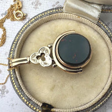 Carica l'immagine nel visualizzatore di Gallery, Victorian 9ct Gold Bloodstone & White Chalcedony Shamrock Spinner Fob Pendant. Antique Yellow Gold 3-Ring Trefoil Spinning Pendant Necklace