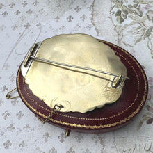Carica l'immagine nel visualizzatore di Gallery, Antique Victorian Gold Gilt & Black Enamel Mourning Brooch With Prince of Wales Hairwork. Antique Sentimental Mourning Jewellery.