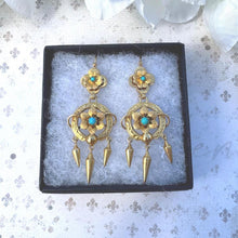 Cargar imagen en el visor de la galería, Victorian 18ct Gold Turquoise Forget-Me-Not Earrings