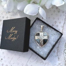 Lade das Bild in den Galerie-Viewer, Antique Victorian Large Scottish Agate Silver Heart Pendant. Banded Agate & Bloodstone Puffy Love Heart Pendant. Scottish Pebble Jewellery