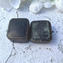 Carica l'immagine nel visualizzatore di Gallery, Antique Dark Blue Ring Box. English Jewellery Retailers Ring Box for Display Collection Gift or Engagement