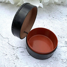 Carica l'immagine nel visualizzatore di Gallery, Vintage English Leather Gents Stud Jewellery Box. Drum Shaped Black & Gold Stud, Link, Clip Box. Collection/ Display/Travel/Storage/Gift Box