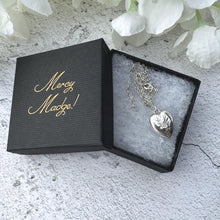 Lade das Bild in den Galerie-Viewer, Antique Victorian Engraved Swallow Heart Pendant Necklace. Victorian Aesthetic Love Token Charm Pendant. Sterling Silver Minimalist Necklace