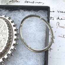 Carica l'immagine nel visualizzatore di Gallery, Antique Victorian Sterling Silver Locket Brooch With Photo Compartment. Oval Aesthetic Engraved Ivy Victorian Sweetheart Brooch/Lapel Pin