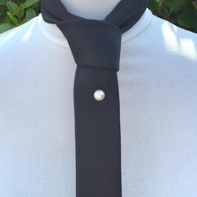 Carica l'immagine nel visualizzatore di Gallery, Vintage Solid 9ct Gold & Pearl 1960s Tie Tack Pin With Chain, Boxed. Suit/Blazer Lapel Pin Stud. Tiny Brooch For Men. Wedding/Formal Jewelry