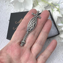 Carica l'immagine nel visualizzatore di Gallery, Rare Vintage Iona Silver Ouroboros And Dragon Celtic Sword & Shield Kilt Pin. Scottish Sterling Silver Zoomorhic Brooch/Tartan/Plaid Pin