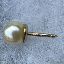 Carica l'immagine nel visualizzatore di Gallery, Vintage Solid 9ct Gold & Pearl 1960s Tie Tack Pin With Chain, Boxed. Suit/Blazer Lapel Pin Stud. Tiny Brooch For Men. Wedding/Formal Jewelry