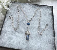 Carica l'immagine nel visualizzatore di Gallery, Antique Art Nouveau 800 Silver & Lapis Lazuli Lariat Necklace: Edwardian Ornate Chain Y-Necklace With Oxalis Leaf Drop Pendant