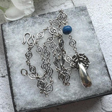 Carica l'immagine nel visualizzatore di Gallery, Antique Art Nouveau 800 Silver & Lapis Lazuli Lariat Necklace: Edwardian Ornate Chain Y-Necklace With Oxalis Leaf Drop Pendant