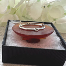 Load image into Gallery viewer, Victorian Scottish Agate Fleur-de-Lis Brooch - Sterling Silver, 1870