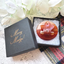 Load image into Gallery viewer, Victorian Scottish Agate Fleur-de-Lis Brooch - Sterling Silver, 1870