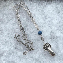 Carica l'immagine nel visualizzatore di Gallery, Antique Art Nouveau 800 Silver & Lapis Lazuli Lariat Necklace: Edwardian Ornate Chain Y-Necklace With Oxalis Leaf Drop Pendant