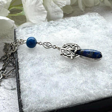 Carica l'immagine nel visualizzatore di Gallery, Antique Art Nouveau 800 Silver & Lapis Lazuli Lariat Necklace: Edwardian Ornate Chain Y-Necklace With Oxalis Leaf Drop Pendant