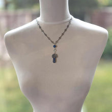 Carica l'immagine nel visualizzatore di Gallery, Antique Art Nouveau 800 Silver & Lapis Lazuli Lariat Necklace: Edwardian Ornate Chain Y-Necklace With Oxalis Leaf Drop Pendant