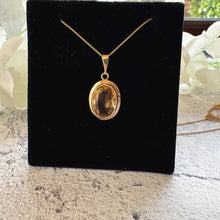 Cargar imagen en el visor de la galería, Vintage 9ct Gold Citrine Pendant Necklace: Golden Yellow Solitaire, 1980s