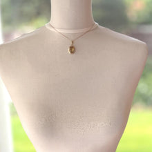 Cargar imagen en el visor de la galería, Vintage 9ct Gold Citrine Pendant Necklace: Golden Yellow Solitaire, 1980s