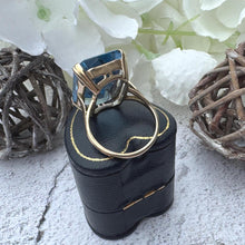 Cargar imagen en el visor de la galería, Vintage 1970s London Blue Topaz Ring, 9ct Gold Emerald Cut Solitaire (Size K/5.5)