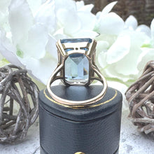 Cargar imagen en el visor de la galería, Vintage 1970s London Blue Topaz Ring, 9ct Gold Emerald Cut Solitaire (Size K/5.5)