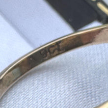 Cargar imagen en el visor de la galería, Vintage 1970s London Blue Topaz Ring, 9ct Gold Emerald Cut Solitaire (Size K/5.5)