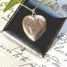 Cargar imagen en el visor de la galería, Antique Victorian 9ct Gold Floral Engraved Heart Shaped Locket Necklace