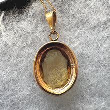 Cargar imagen en el visor de la galería, Vintage 9ct Gold Citrine Pendant Necklace: Golden Yellow Solitaire, 1980s