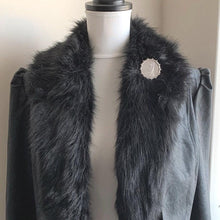 Cargar imagen en el visor de la galería, Antique Sterling Silver Queen Victoria Large Coin Brooch: 1887 Jubilee Full Crown Lapel Pin