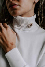 Cargar imagen en el visor de la galería, Collection of Vintage Sterling Silver Celtic Brooches