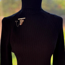 Charger l'image dans la galerie, Victorian Carved Scottish Agate Claw Pendant Drop Brooch: Antique Scottish Pebble Sterling Silver Jewellery