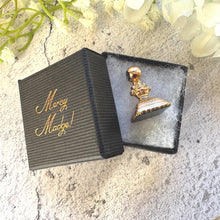 Lade das Bild in den Galerie-Viewer, Georgian 15ct Gold Bloodstone Seal Fob Pendant. Antique Neoclassical Jewellery