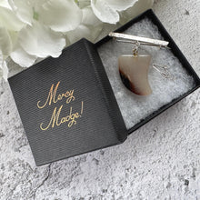 Charger l'image dans la galerie, Victorian Carved Scottish Agate Claw Pendant Drop Brooch: Antique Scottish Pebble Sterling Silver Jewellery
