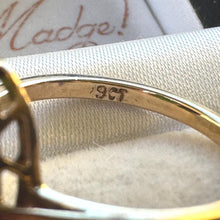 Lade das Bild in den Galerie-Viewer, Art Deco 9ct Gold Jade Ring: Antique Oval Cut Green Cabochon Ring, M.5/6.5