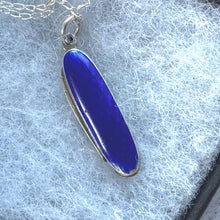 Lade das Bild in den Galerie-Viewer, Victorian Silver & Blue Enamel Miniature Folding Knife Pendant: Antique Novelty Pendant Necklace