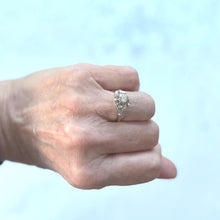 Carica l'immagine nel visualizzatore di Gallery, Vintage 18ct Gold & Diamond 1970s Retro Solitaire Ring